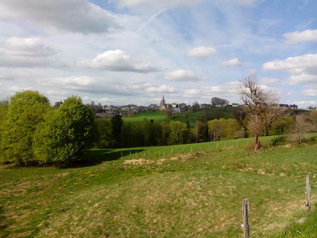 Gite Chez Regine Marcenat (Cantal) Exterior foto